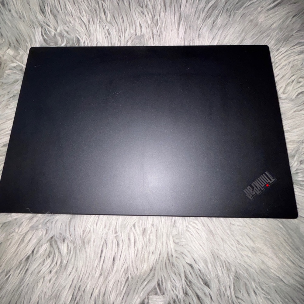 Lenovo ThinkPad X1 Carbon 5th Gen Laptop w/ 65W USB-C charger